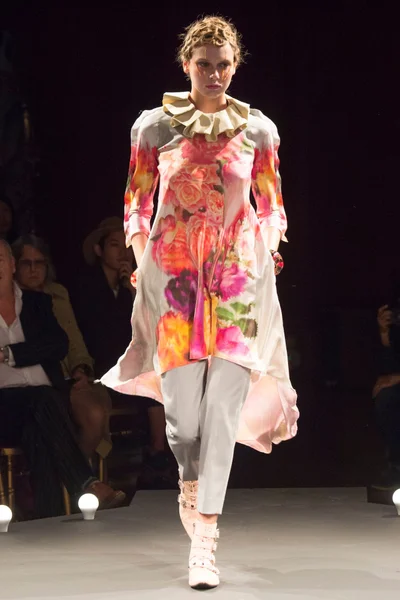Look 27
